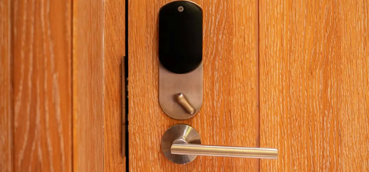 Automatic Locking Door Knob Fontana